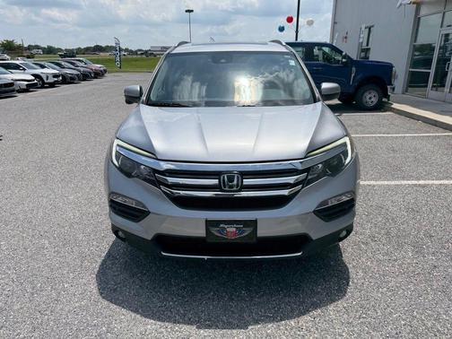 Gray 2016 Honda Pilot Touring