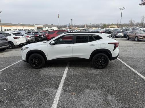 2025 Chevrolet Trax LT