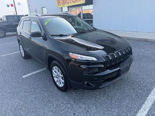 Diamond Black 2018 Jeep Cherokee LATITUDE PLUS