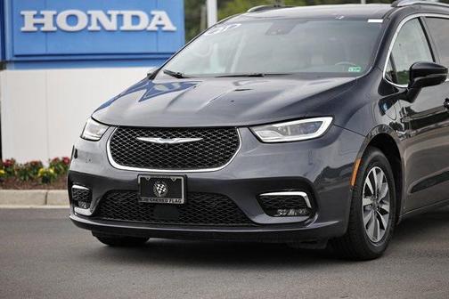 2021 Chrysler Pacifica Hybrid Touring L