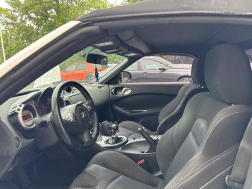 2011 Nissan 370Z Base