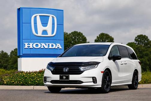 Platinum White 2023 Honda Odyssey Sport