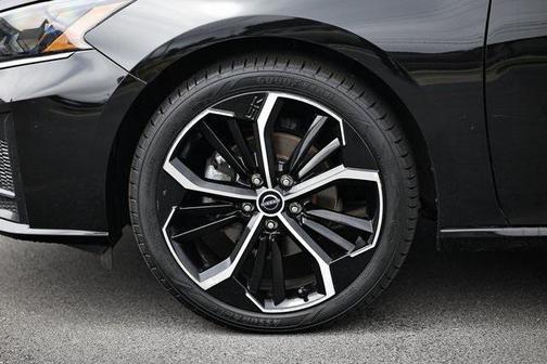 2023 Nissan Altima SR FWD