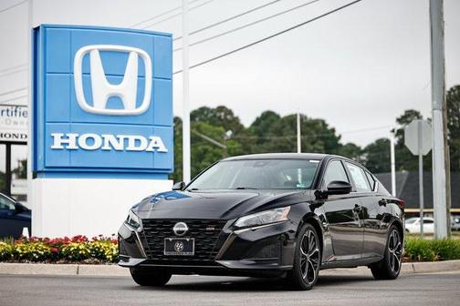 2023 Nissan Altima SR FWD