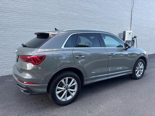 2024 Audi Q3 Premium 45 TFSI S line quattro Tiptronic