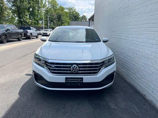 Pure White 2021 Volkswagen Passat 2.0T R-Line