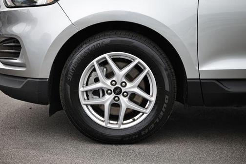 Silver Metallic 2024 Ford Edge SEL