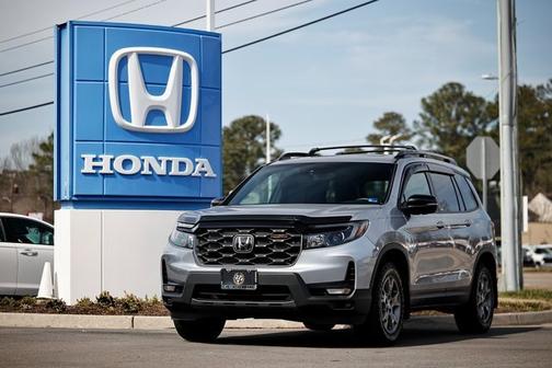 Lunar Silver Metallic 2024 Honda Passport SUV