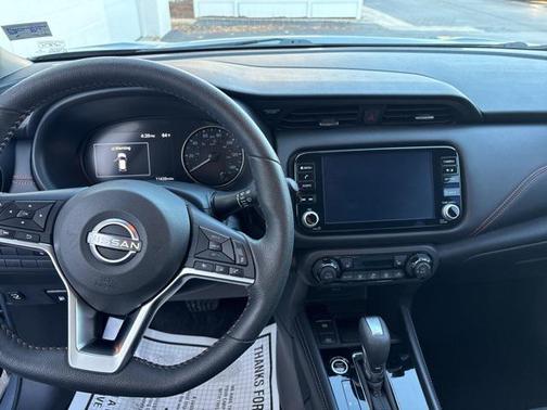 2023 Nissan Kicks SR
