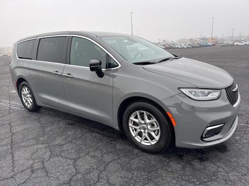2025 Chrysler Pacifica L