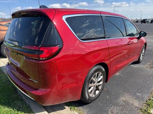 2026 Chrysler Pacifica Limited