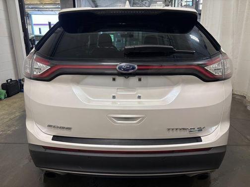 White Platinum Metallic Tri-Coat 2018 Ford Edge Titanium