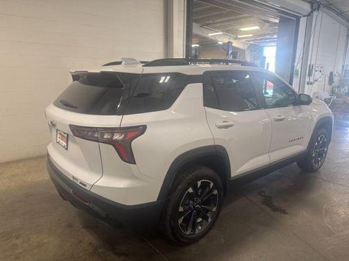 Polar White Tricoat 2026 Chevrolet Equinox AWD RS