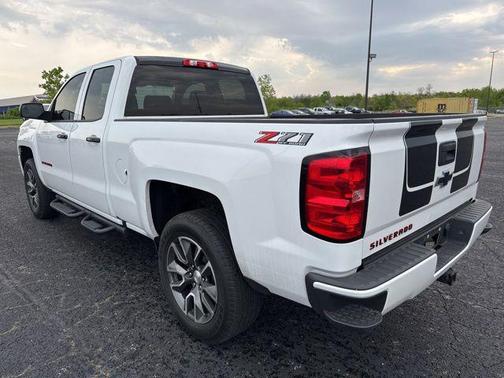 Summit White 2018 Chevrolet Silverado 1500 2LT