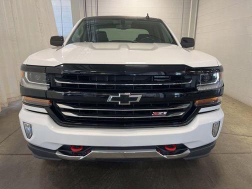 Summit White 2018 Chevrolet Silverado 1500 2LT
