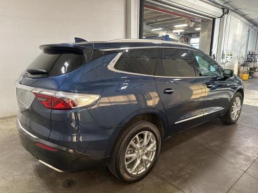 2022 Buick Enclave AWD Essence