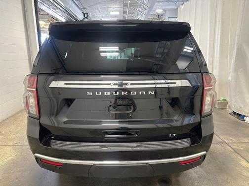 2023 Chevrolet Suburban LT