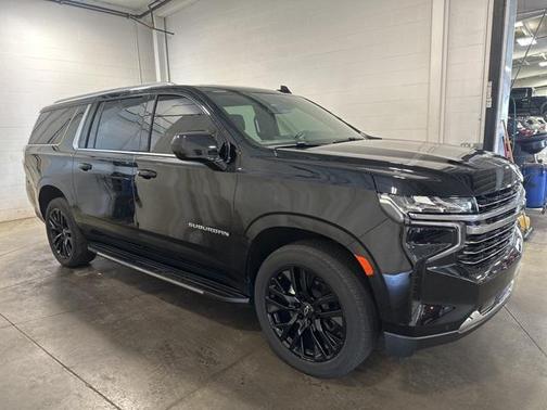 2023 Chevrolet Suburban LT