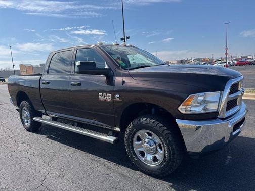 2017 RAM 2500 Tradesman Crew Cab 4x4 6'4' Box