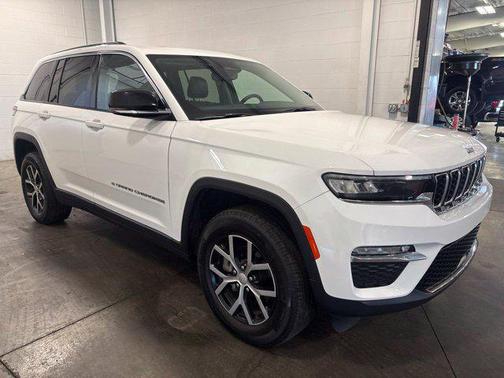Bright White Clearcoat 2024 Jeep Grand Cherokee Limited