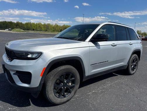 Silver Zynith 2025 Jeep Grand Cherokee Altitude