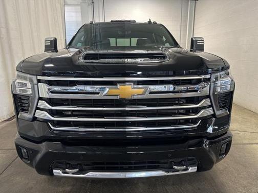 2025 Chevrolet Silverado 3500 High Country