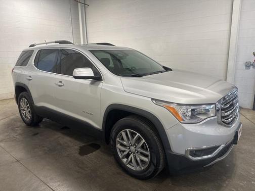 2017 GMC Acadia SLE-2