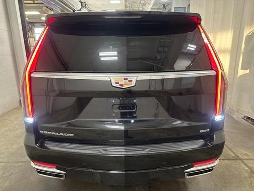 2022 Cadillac Escalade ESV Premium Luxury