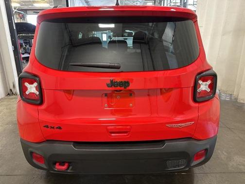 2023 Jeep Renegade Trailhawk