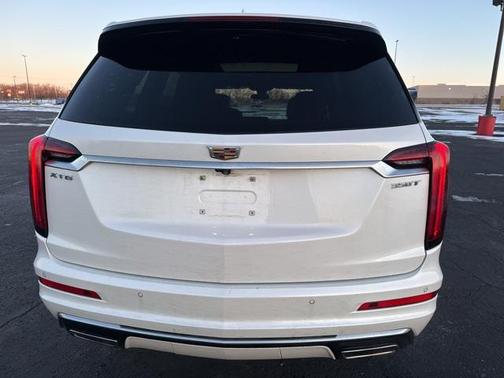 2023 Cadillac XT6 Luxury FWD