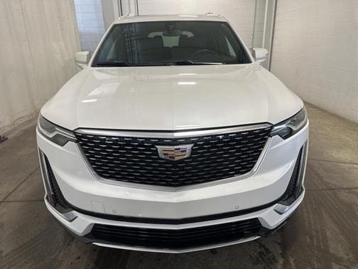 2023 Cadillac XT6 Luxury FWD