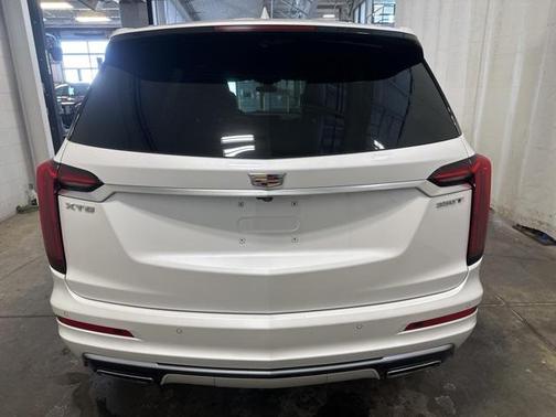 2023 Cadillac XT6 Luxury FWD