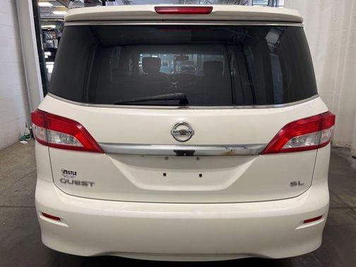 White Pearl 2016 Nissan Quest SL