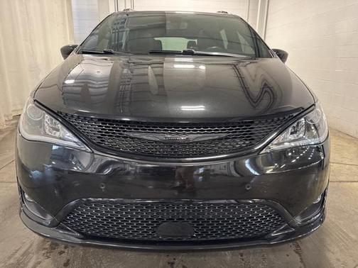 2020 Chrysler Pacifica L