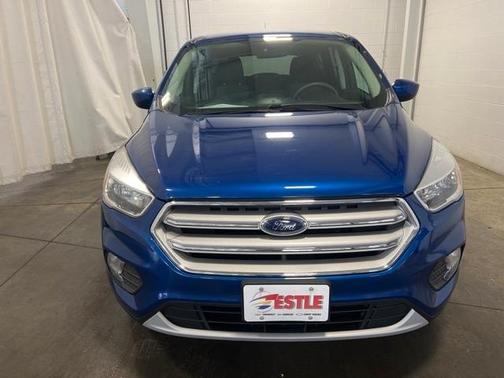 Photo 2 of 38 of 2017 Ford Escape SE