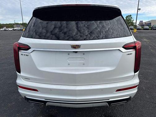 Crystal White Tricoat 2022 Cadillac XT6 Premium Luxury AWD