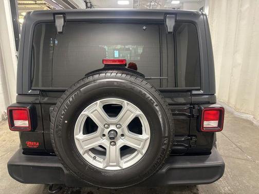 2022 Jeep Wrangler Unlimited Sport