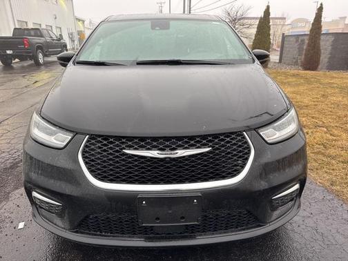 2025 Chrysler Pacifica L