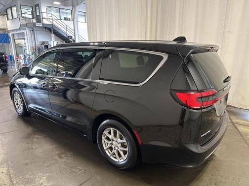 2025 Chrysler Pacifica L