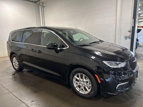 2025 Chrysler Pacifica L