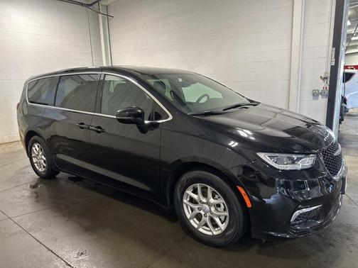 2025 Chrysler Pacifica L