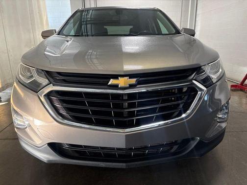 Pepperdust Metallic 2018 Chevrolet Equinox LT