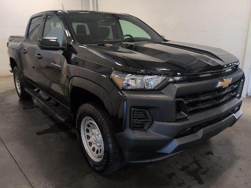Black 2024 Chevrolet Colorado WT