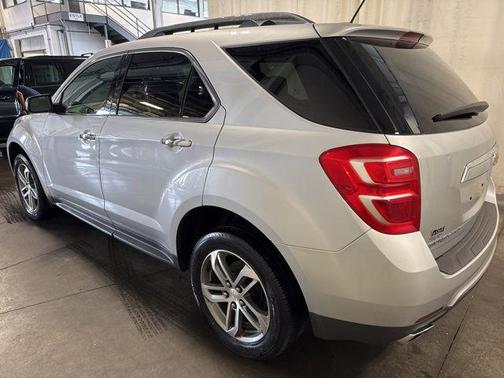 Silver Ice Metallic 2017 Chevrolet Equinox Premier