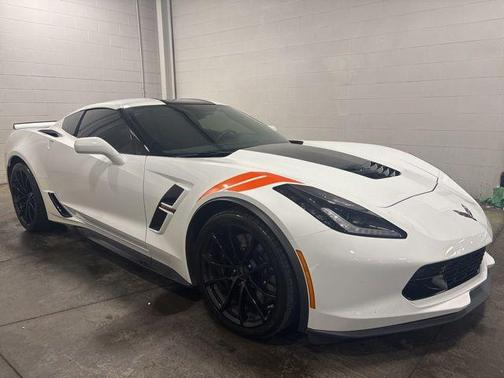 Arctic White 2017 Chevrolet Corvette Grand Sport
