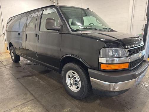 2017 Chevrolet Express 3500 LT
