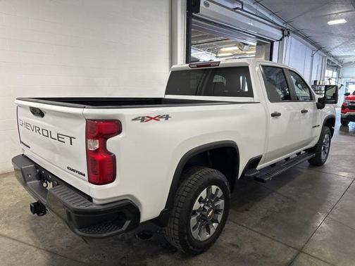 2022 Chevrolet Silverado 2500 Custom