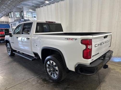 2022 Chevrolet Silverado 2500 Custom