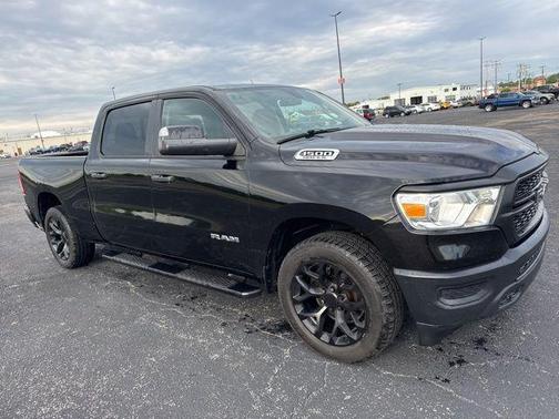 Diamond Black Crystal Pearlcoat 2019 RAM 1500 Tradesman