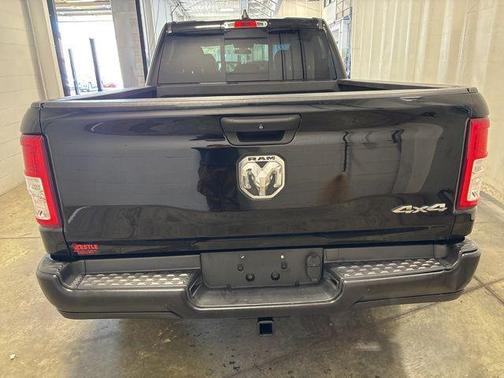 Diamond Black Crystal Pearlcoat 2019 RAM 1500 Tradesman
